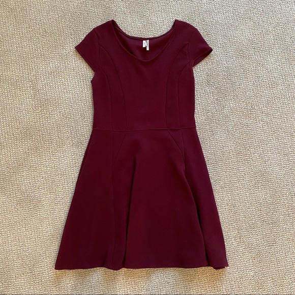 Frenchi Dresses & Skirts - Maroon dress